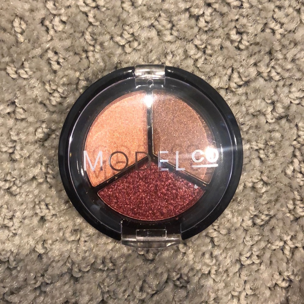 Metallic Eyeshadow Trio